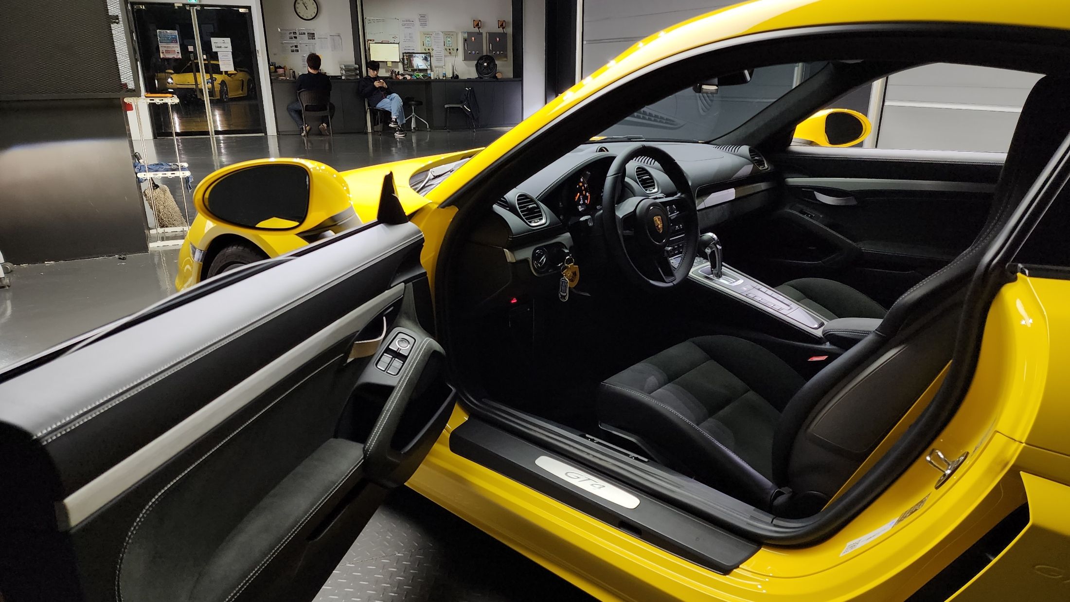 PORSCHE 718 CAYMAN 2023