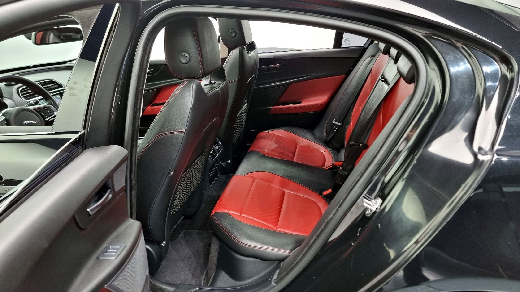 JAGUAR XE 2016