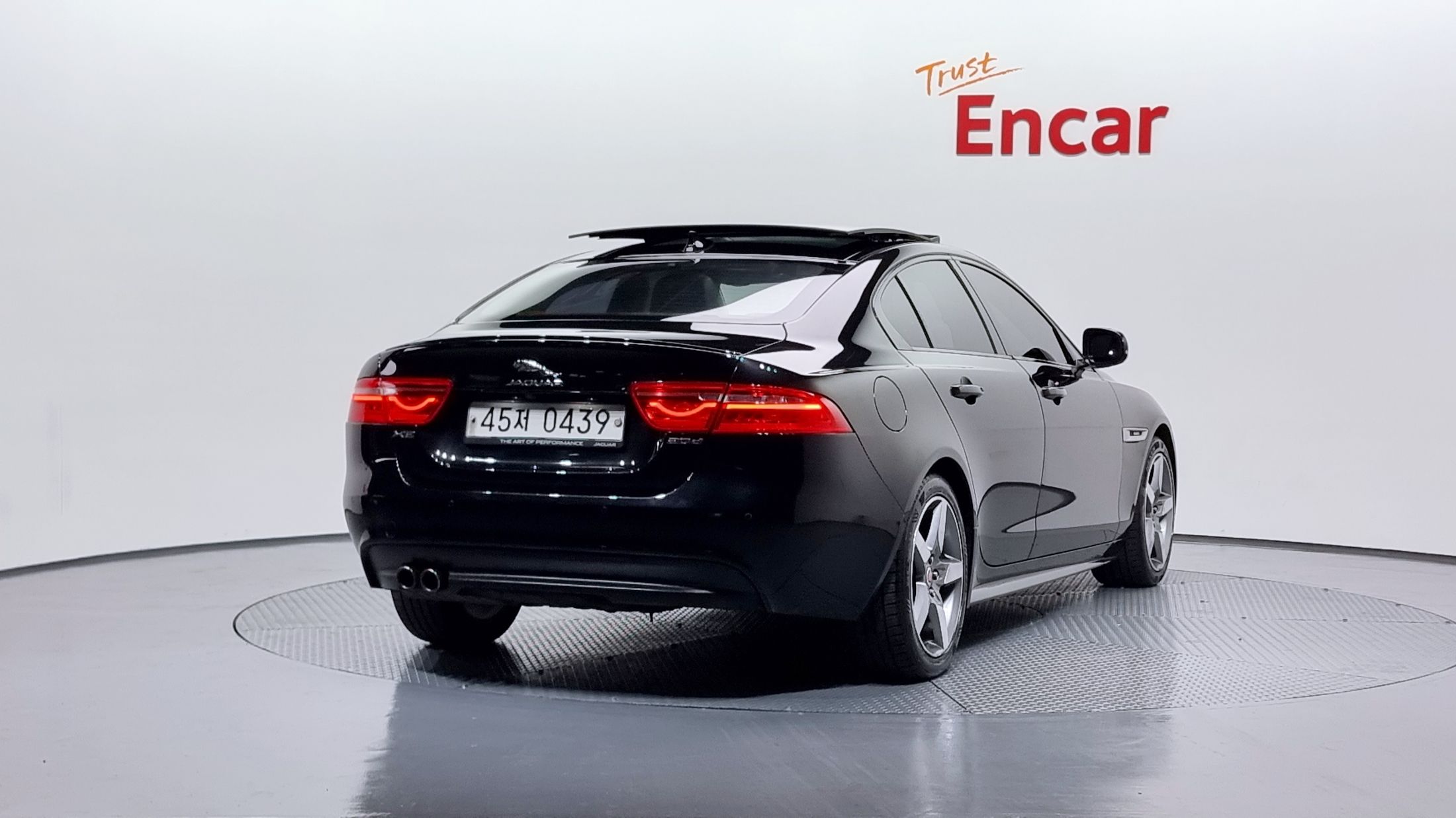 JAGUAR XE 2016