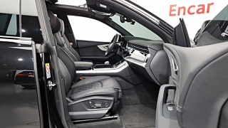 AUDI Q8 4M 2023