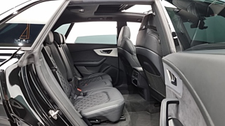 AUDI Q8 4M 2023