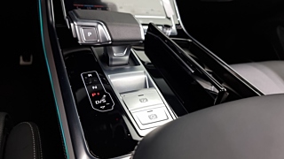 AUDI Q8 4M 2023