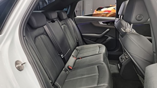 AUDI A4 B9 2023
