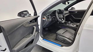 AUDI A4 B9 2023