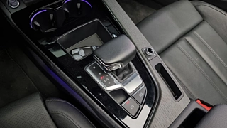 AUDI A4 B9 2023