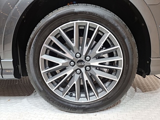 AUDI Q3 F3 2024