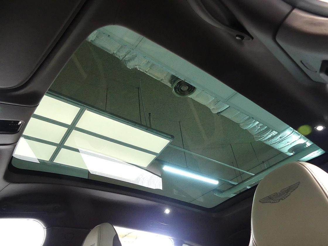 ASTON MARTIN DBX 2023