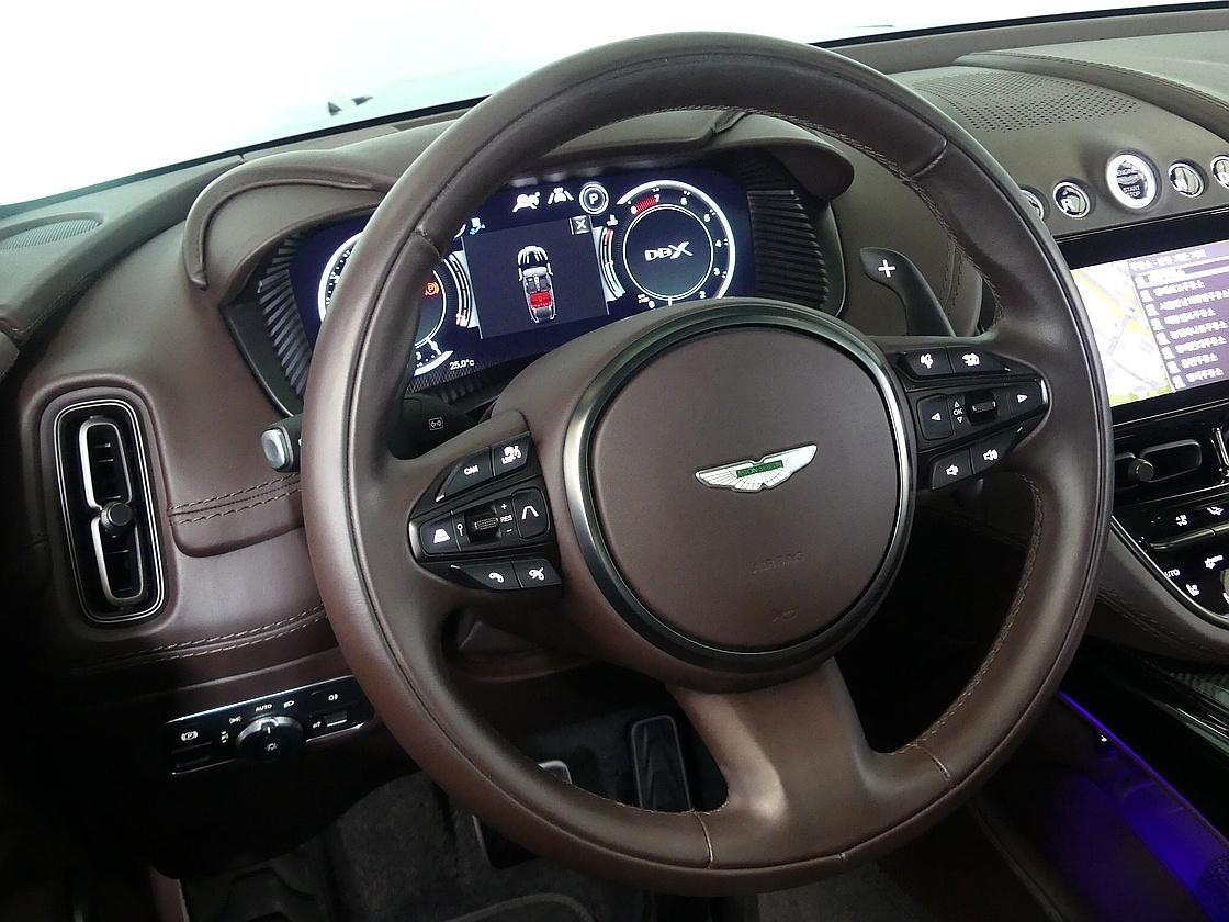 ASTON MARTIN DBX 2023