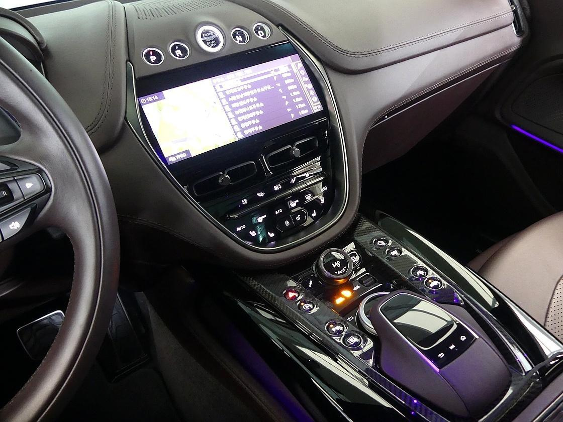 ASTON MARTIN DBX 2023