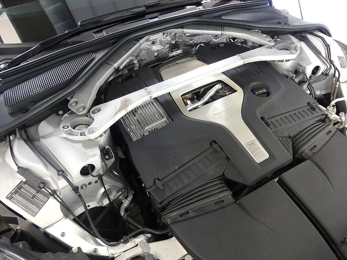 ASTON MARTIN DBX 2023