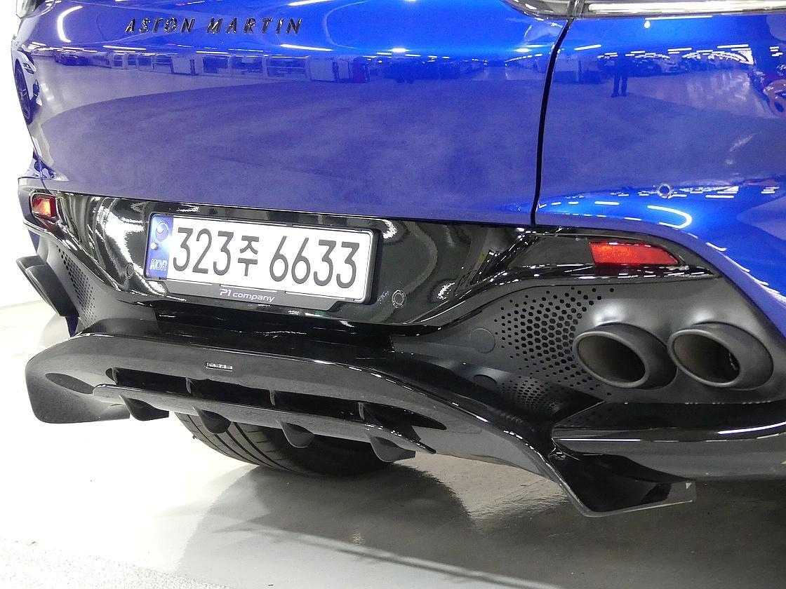 ASTON MARTIN DBX 2023