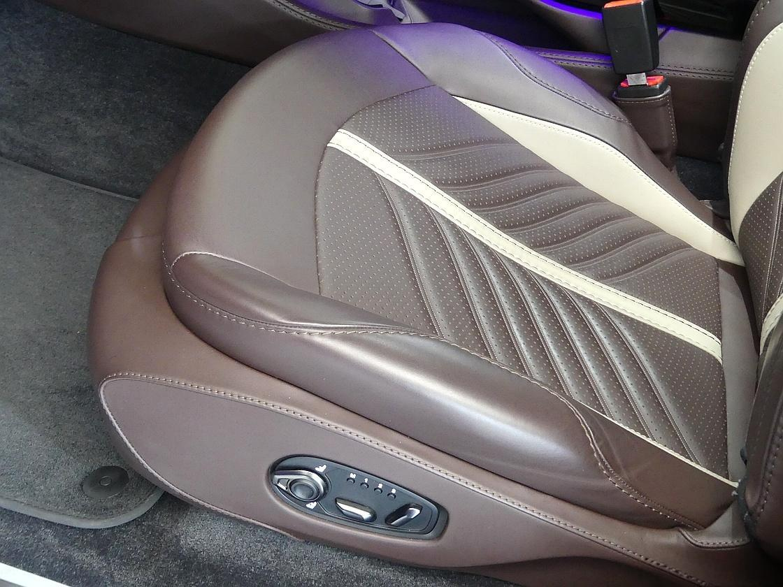 ASTON MARTIN DBX 2023