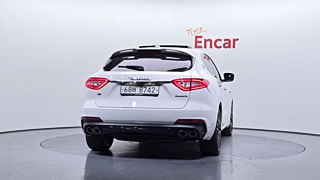 MASERATI LEVANTE 2019