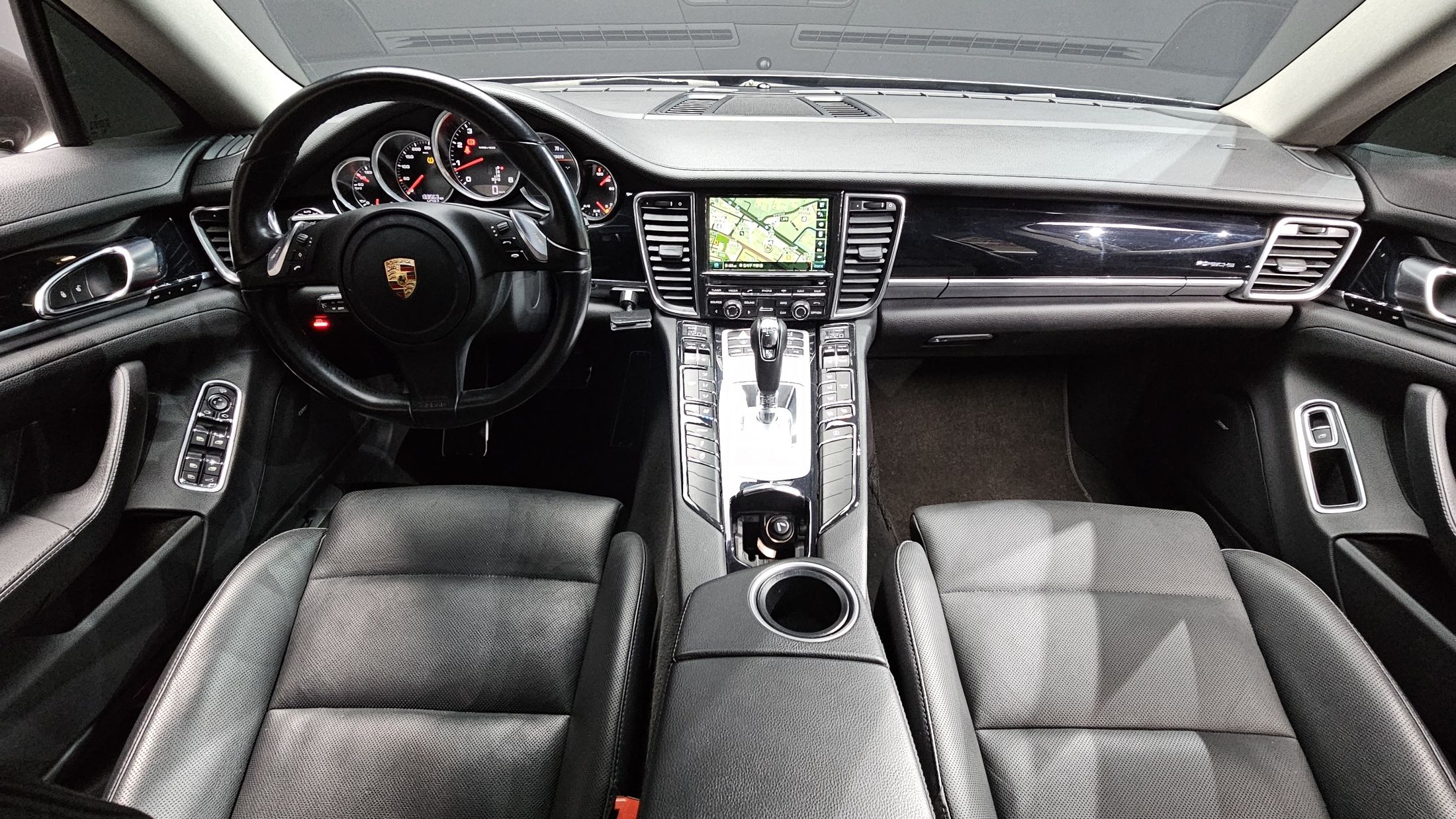 PORSCHE PANAMERA 2015
