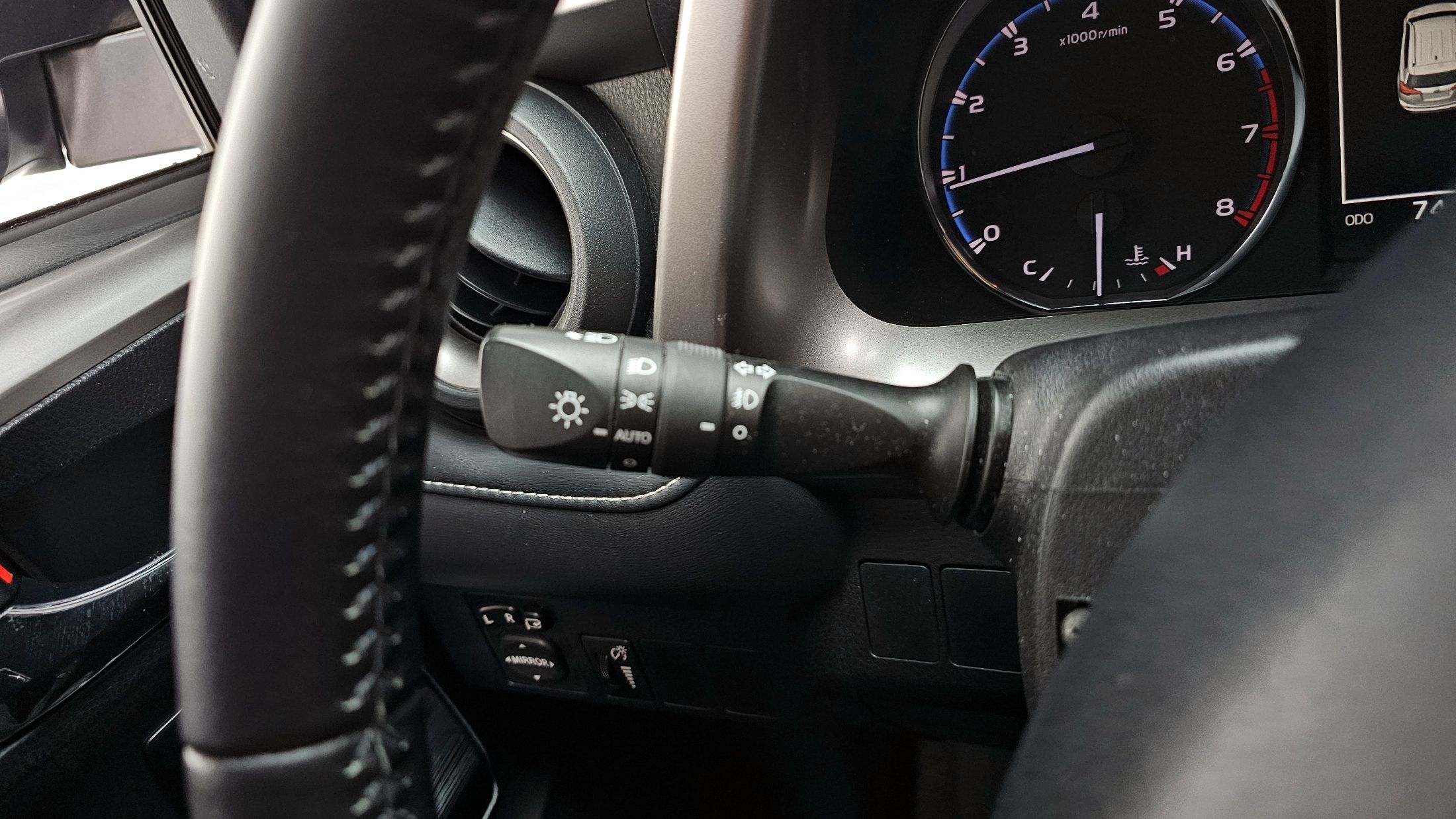 TOYOTA RAV4 2015
