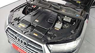 AUDI Q7 4M 2019
