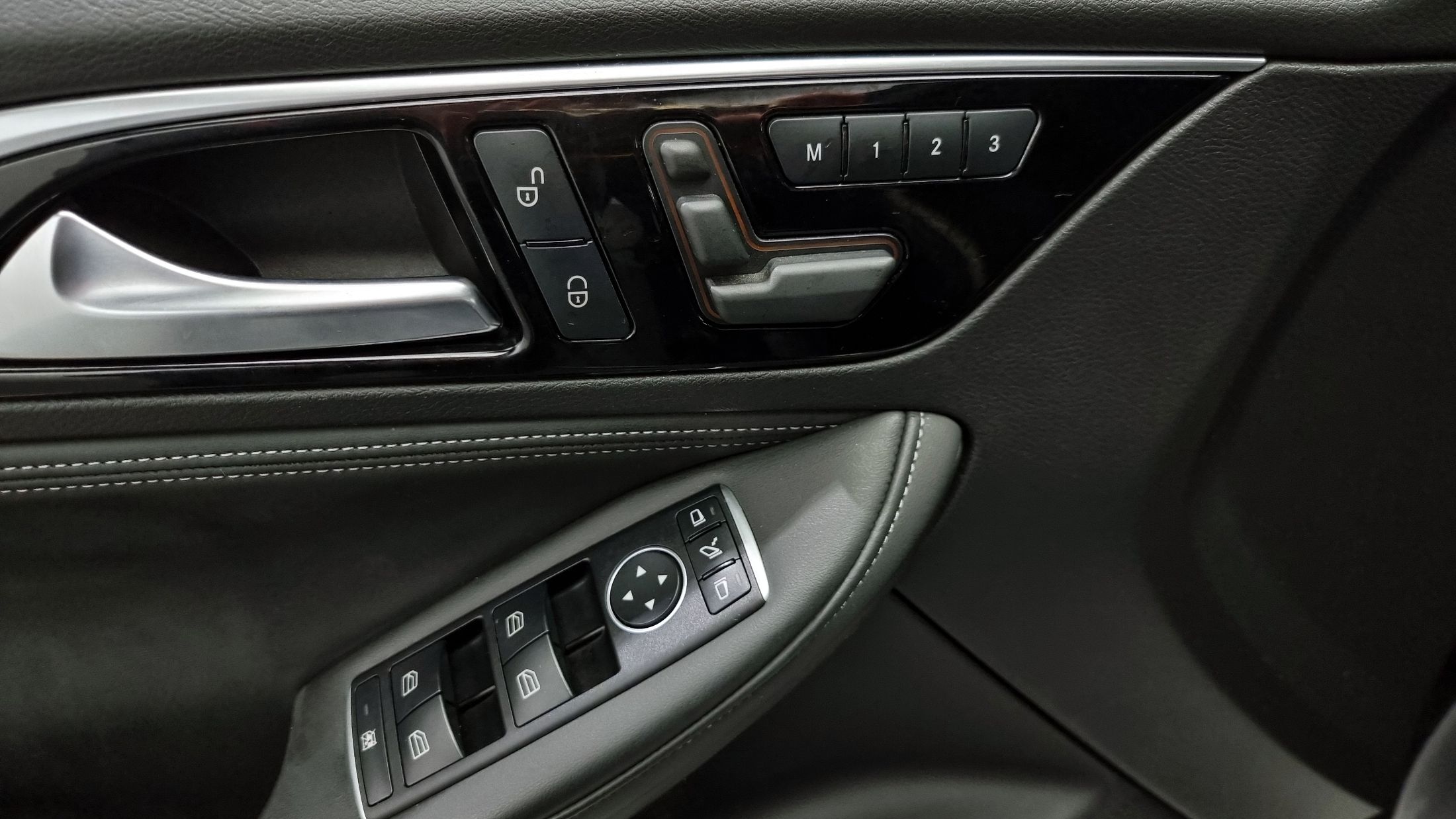 INFINITI Q30 2019
