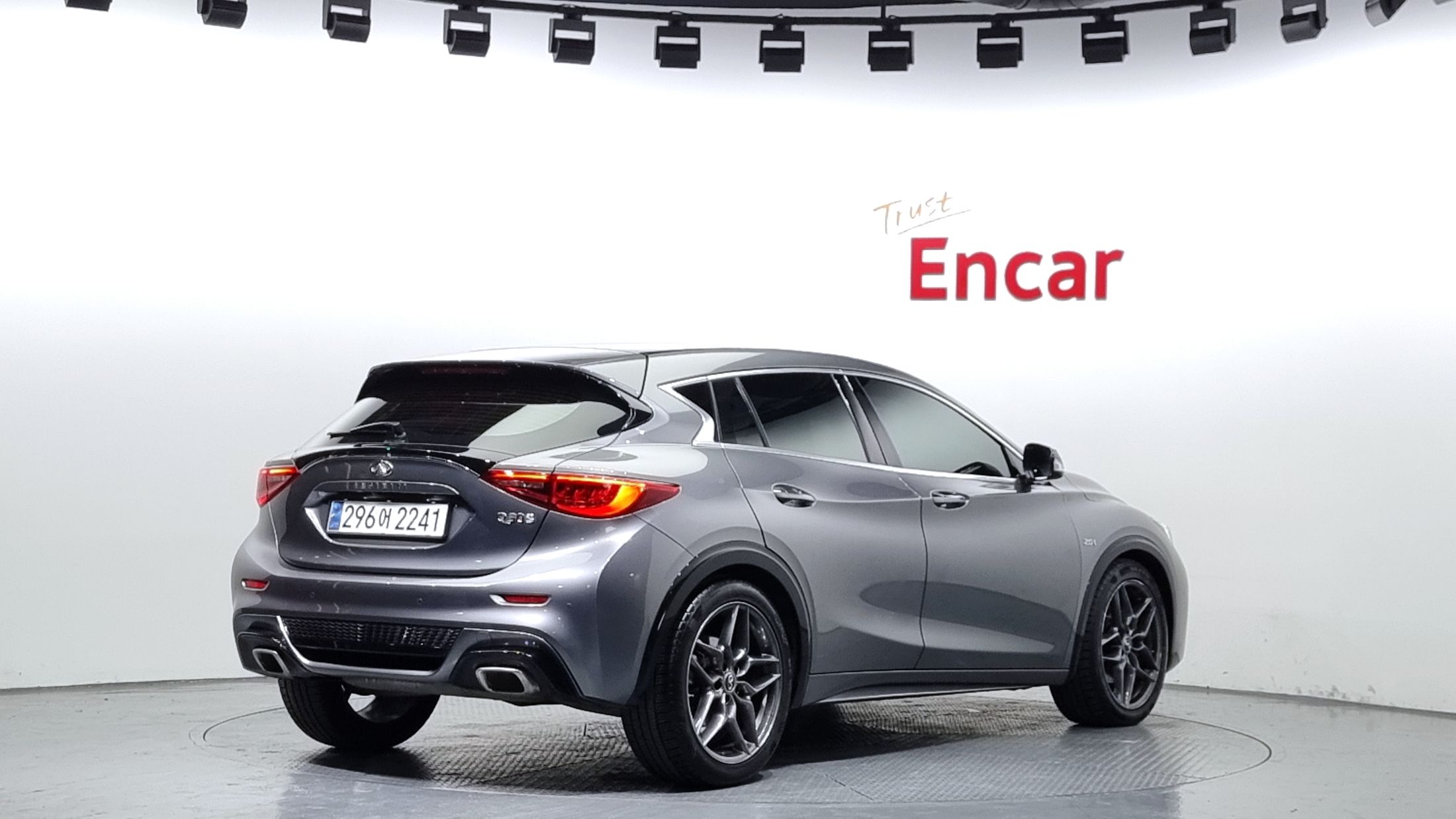 INFINITI Q30 2019