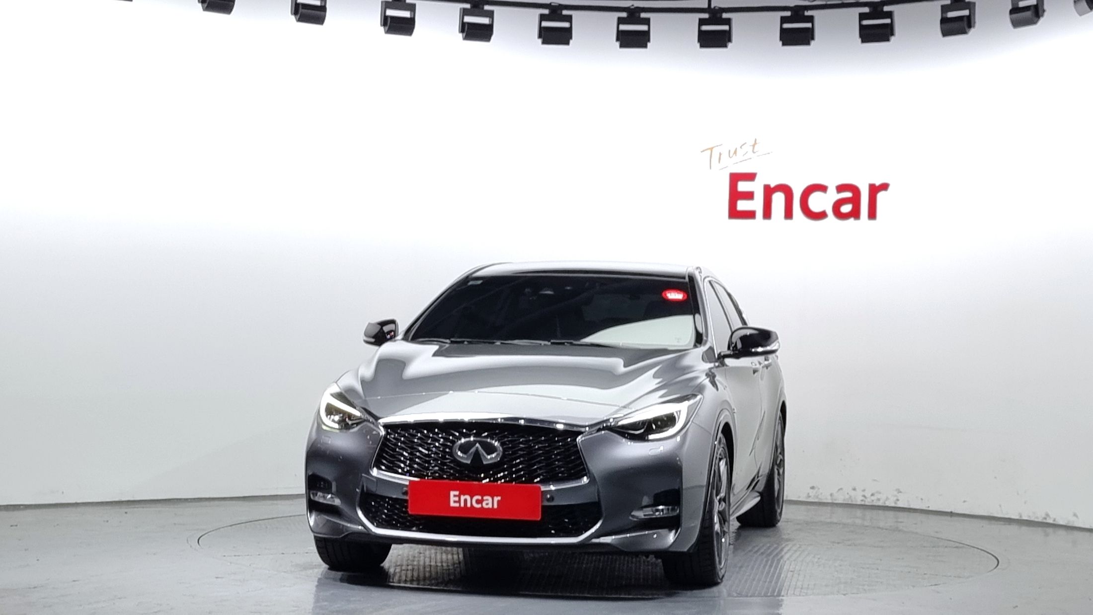 INFINITI Q30 2019