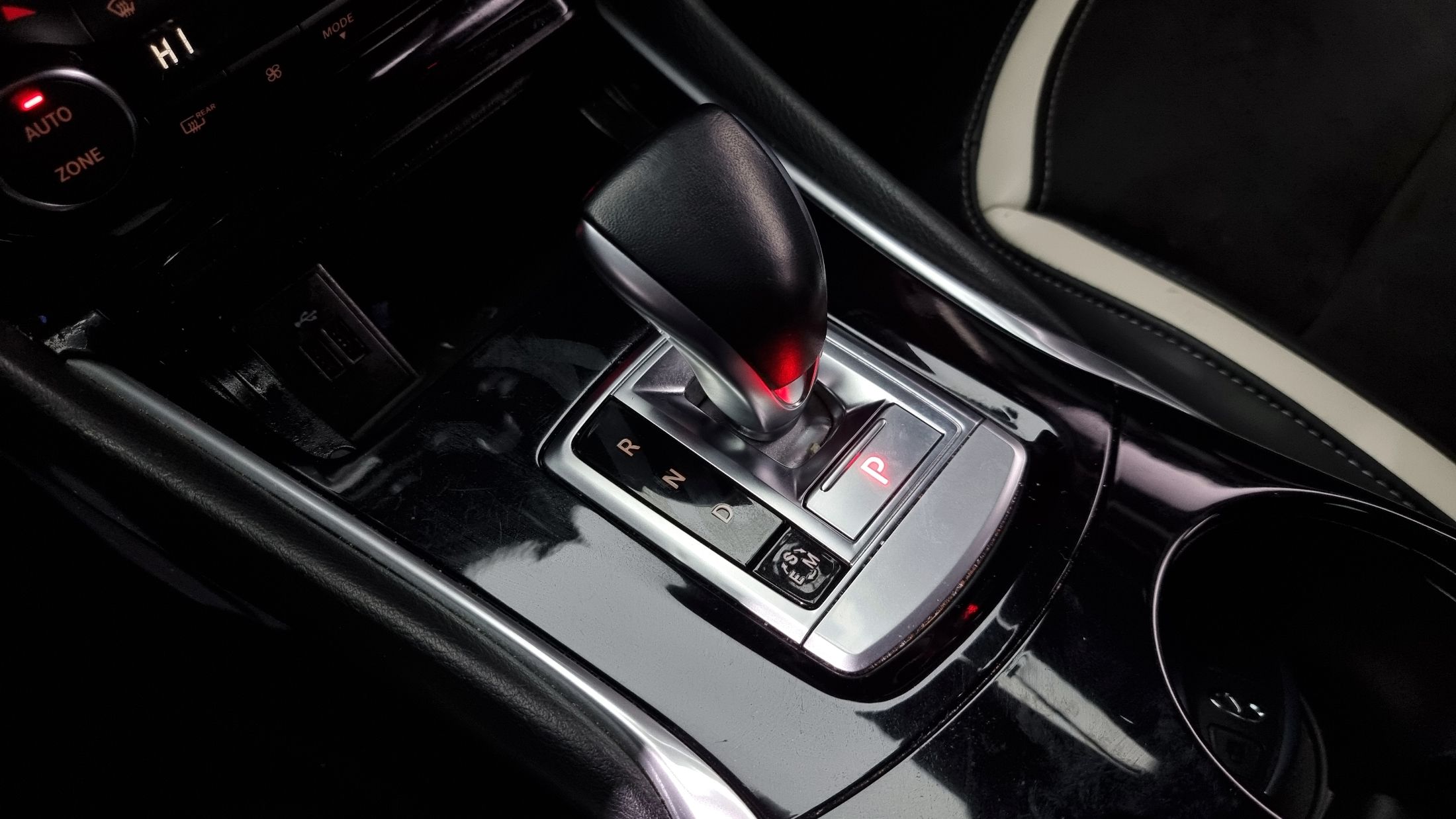 INFINITI Q30 2019
