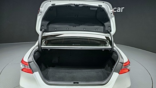 TOYOTA CAMRY XV70 2017