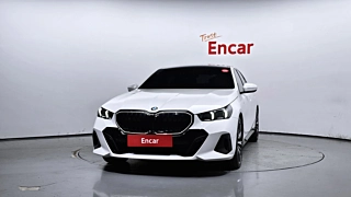 BMW 5-SERIES G60 2025