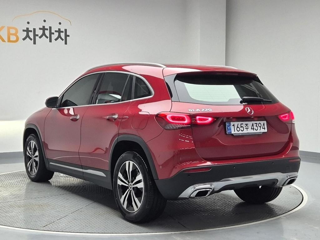 MERCEDES BENZ GLA-CLASS H247 2021