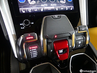 LAMBORGHINI URUS 2021