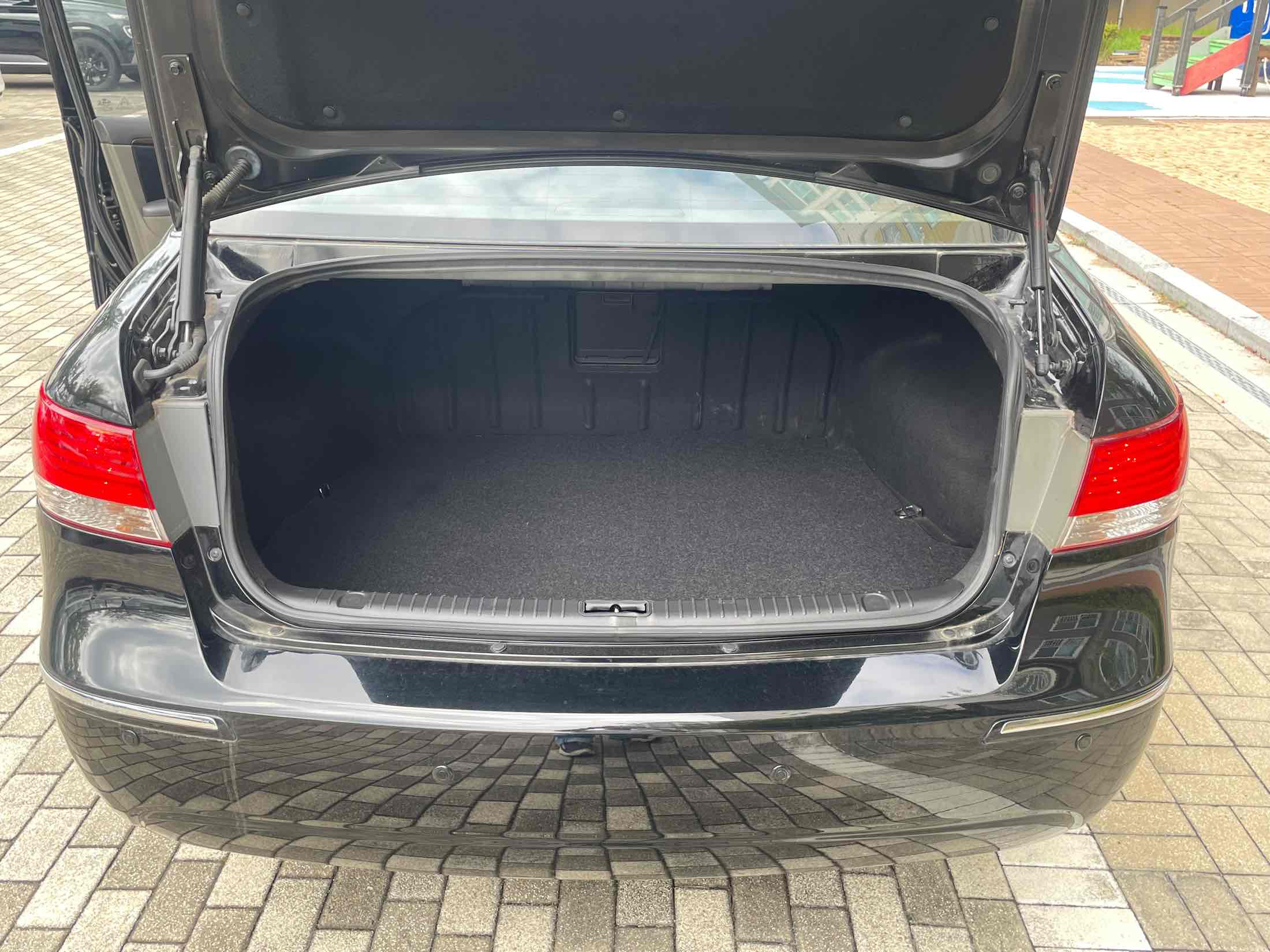 HYUNDAI NF SONATA TRANSFORM 2009