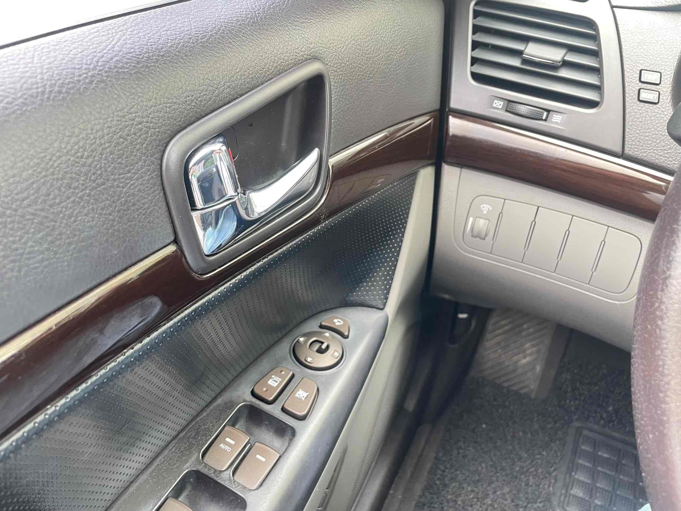 HYUNDAI NF SONATA TRANSFORM 2009