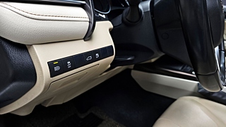 TOYOTA CAMRY XV70 2018