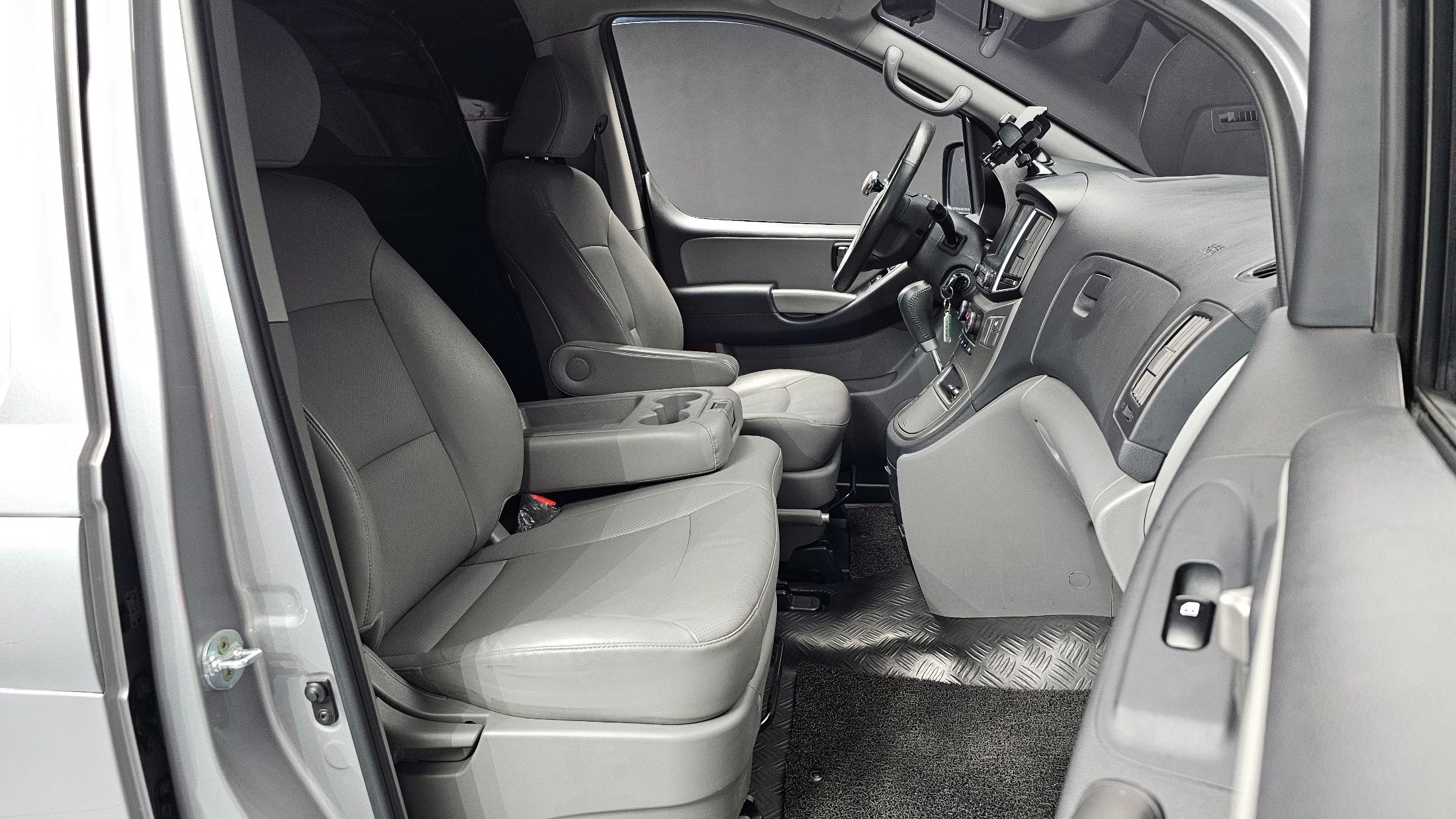 HYUNDAI STAREX GRAND 2021