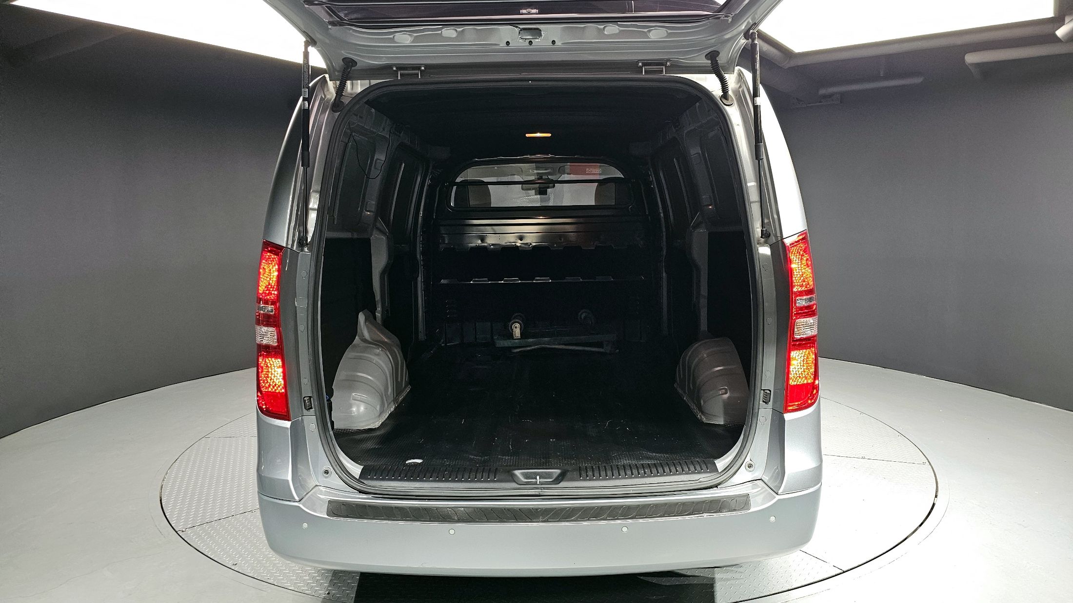 HYUNDAI STAREX GRAND 2021