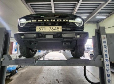 FORD BRONCO
