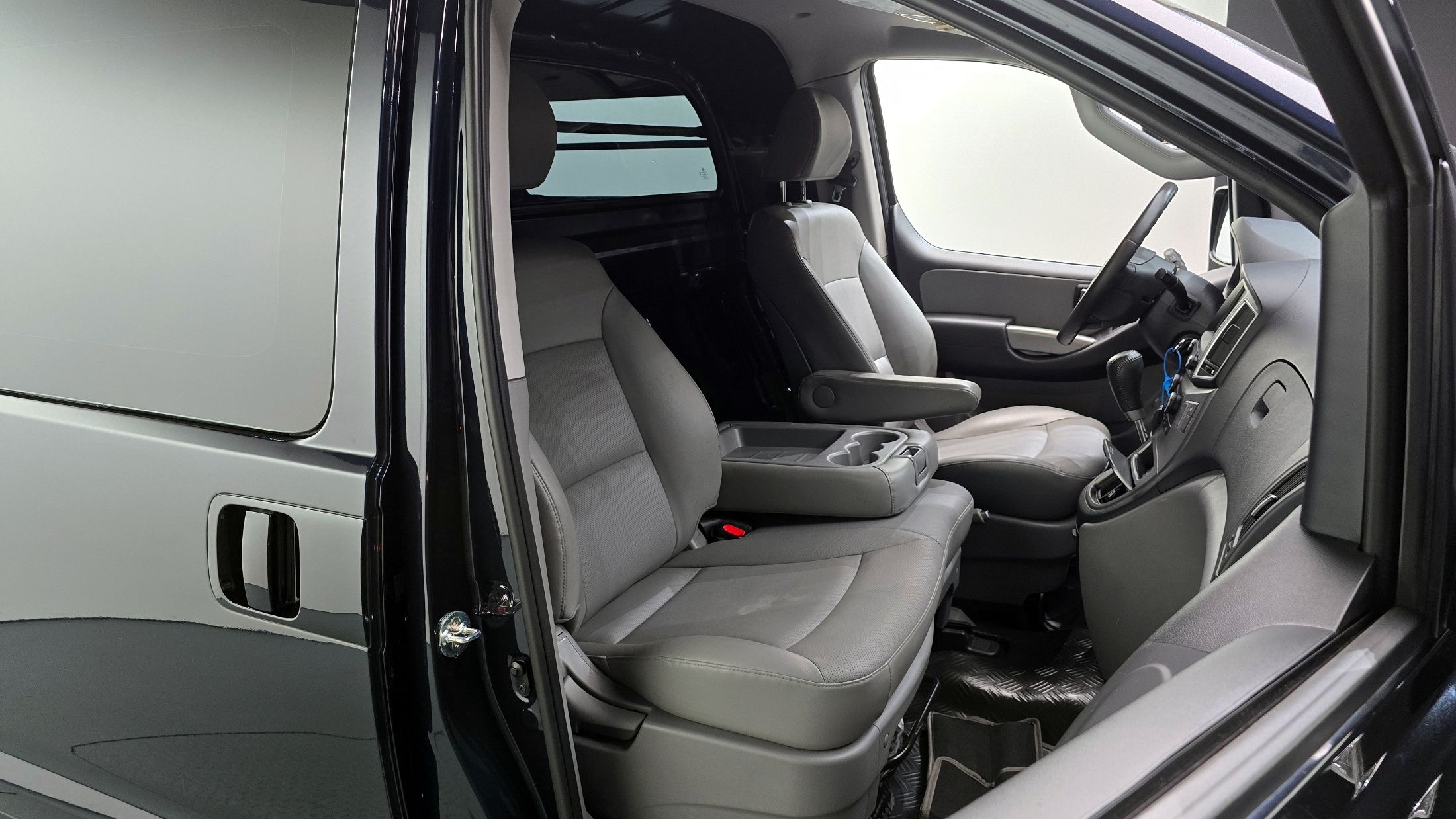 HYUNDAI STAREX GRAND 2021