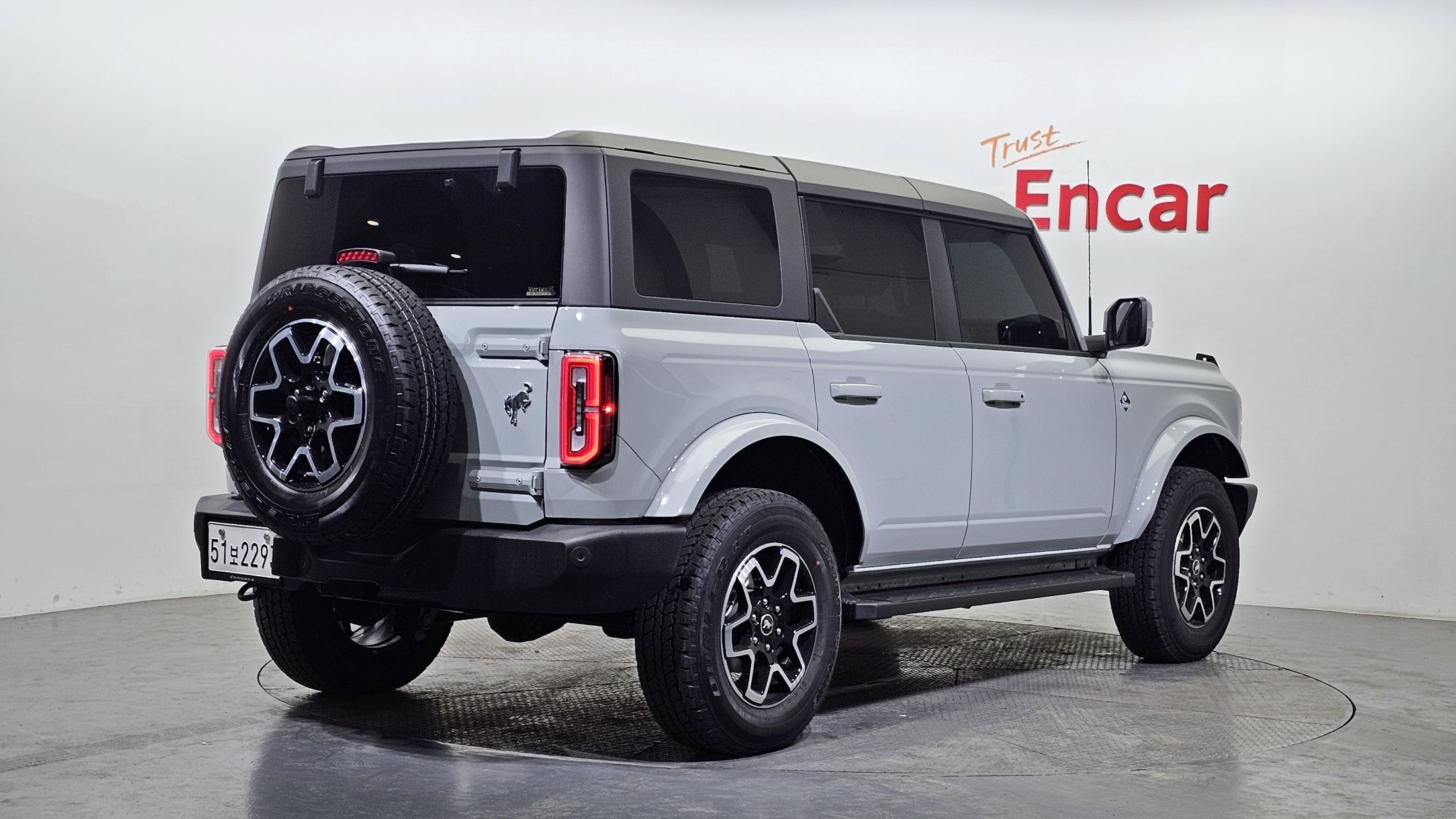 FORD BRONCO