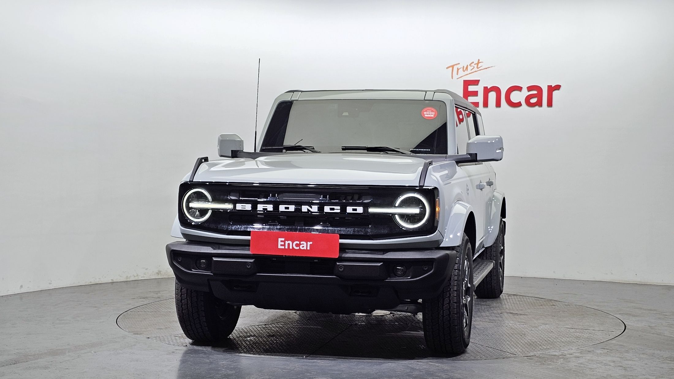 FORD BRONCO
