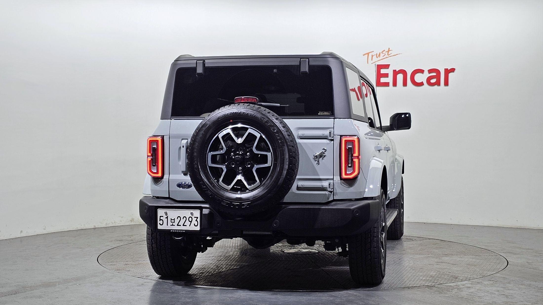 FORD BRONCO