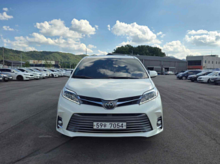 TOYOTA SIENNA 2018