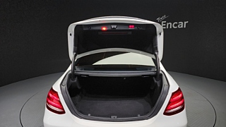 MERCEDES BENZ E-CLASS W213 2018