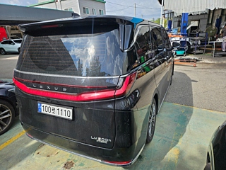LEXUS LM  2 GENERATION 500h Royal 2024