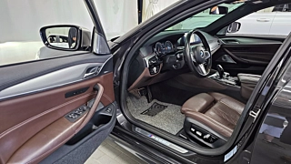 BMW 5-SERIES G30 M550d xDrive 2018