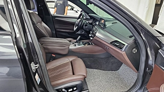 BMW 5-SERIES G30 M550d xDrive 2018