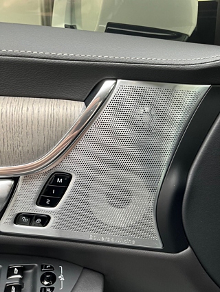 VOLVO S90 2025