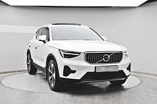 VOLVO XC40  B4  &#51 2024