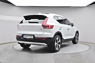 VOLVO XC40  B4  &#51 2024