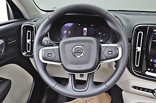 VOLVO XC40  B4  &#51 2024