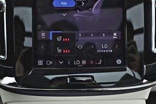 VOLVO XC40  B4  &#51 2024