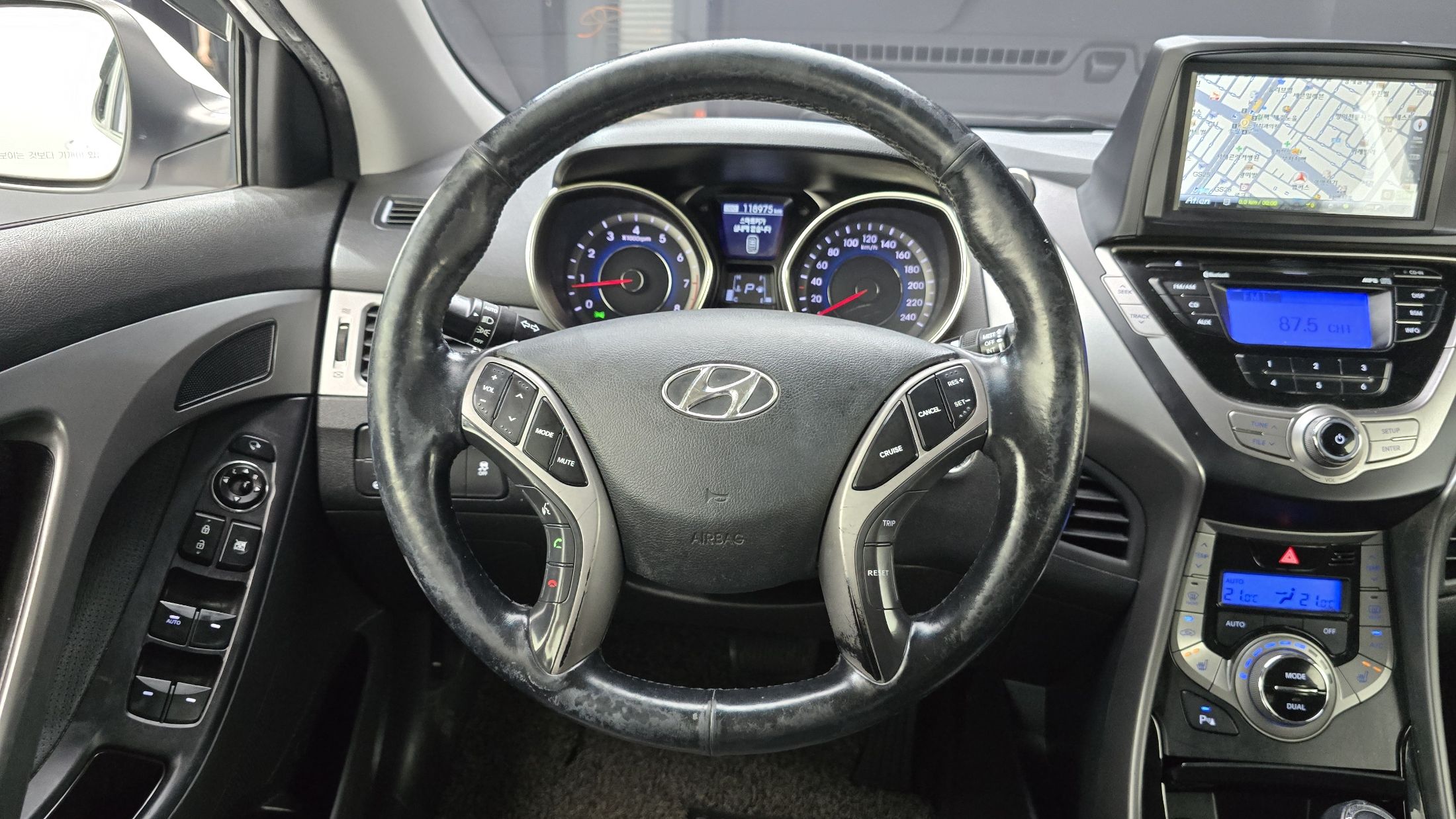 HYUNDAI AVANTE MD 2013