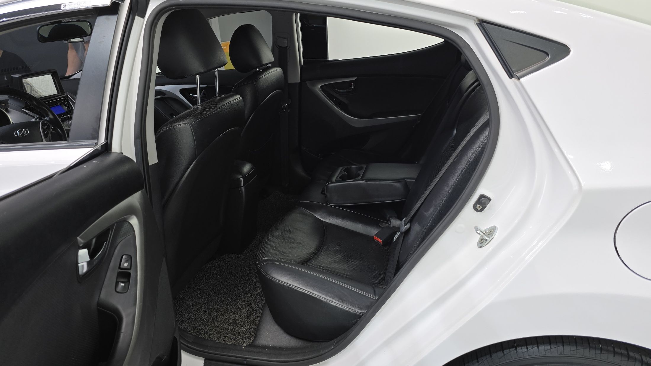 HYUNDAI AVANTE MD 2013